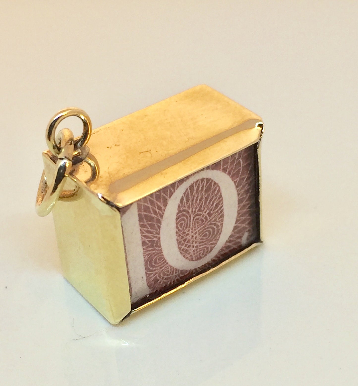 Money Charm 9 carats folded shilling note