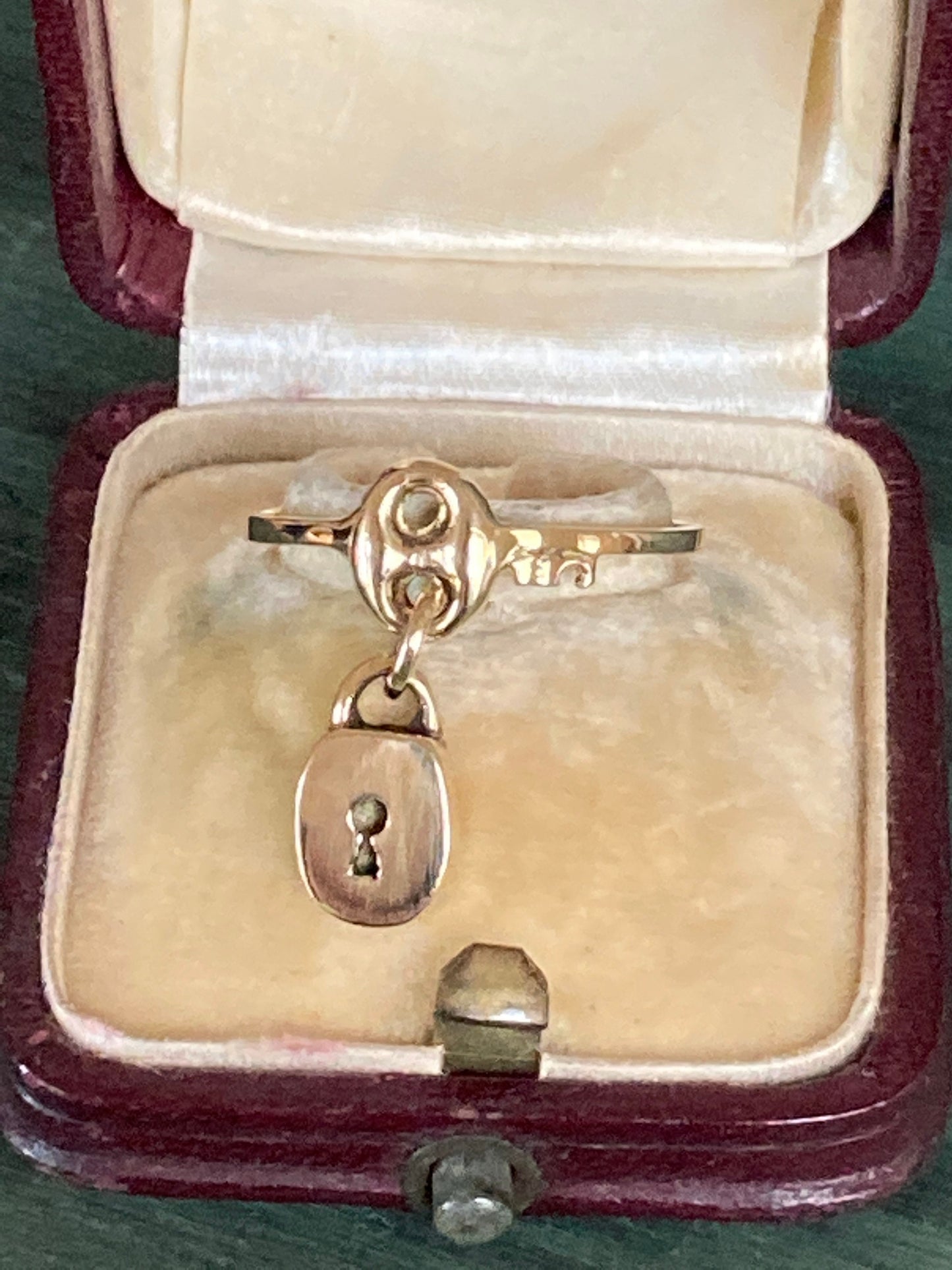 Lock & key sentimental ring 18k handmade