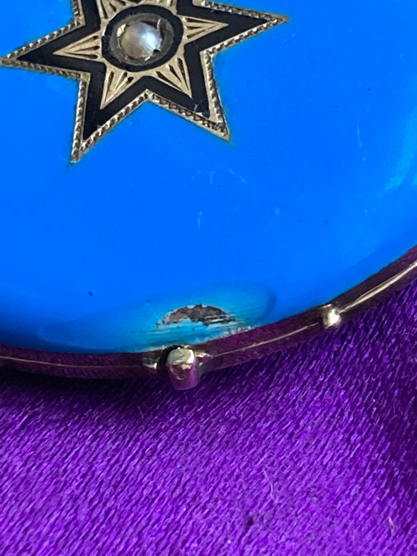Antique mid Victorian Robin’s egg blue enamel 15ct gold locket