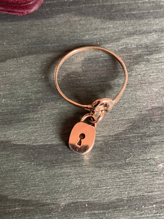 Lock & key sentimental ring 18k handmade