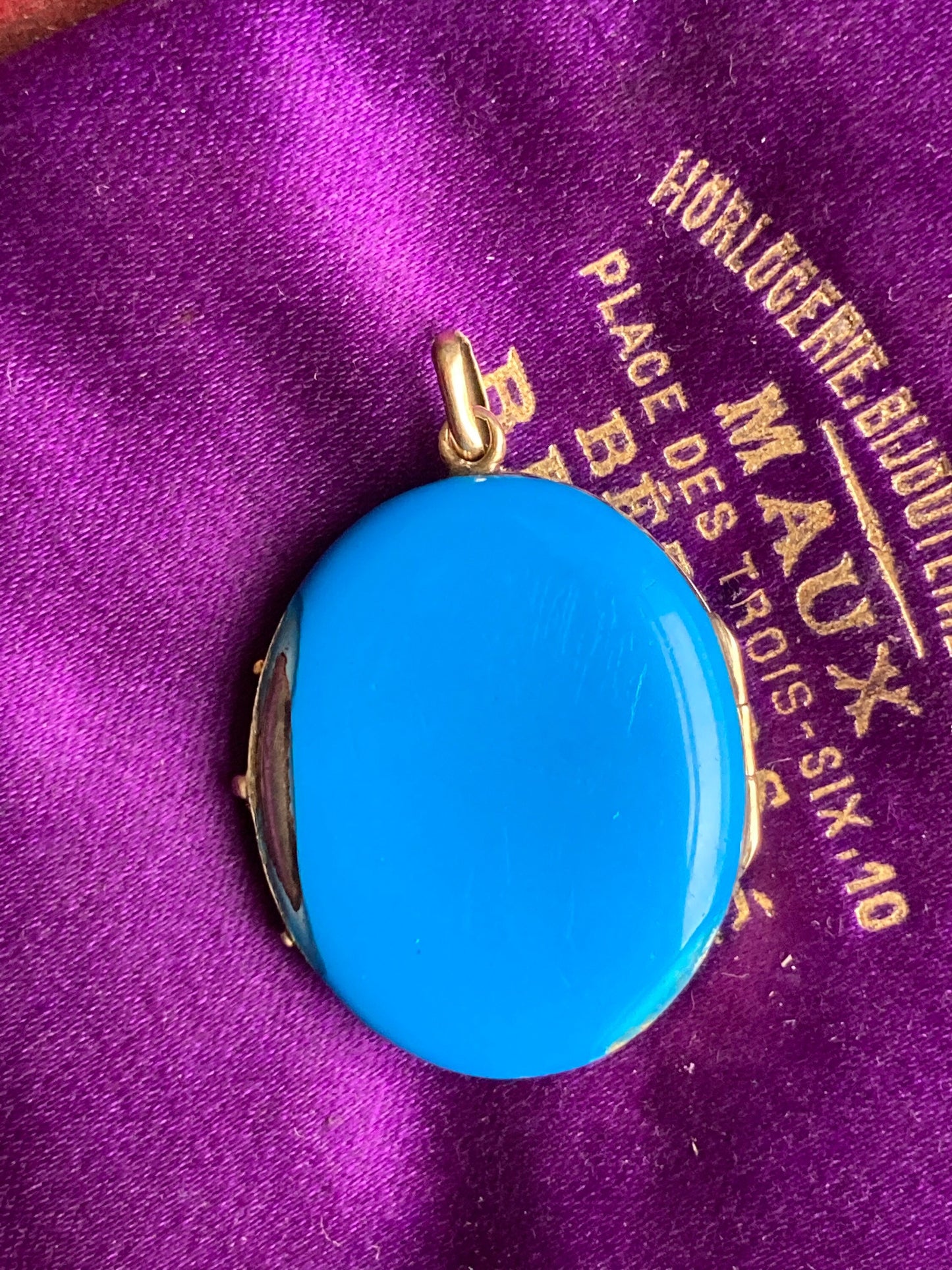 Antique mid Victorian Robin’s egg blue enamel 15ct gold locket