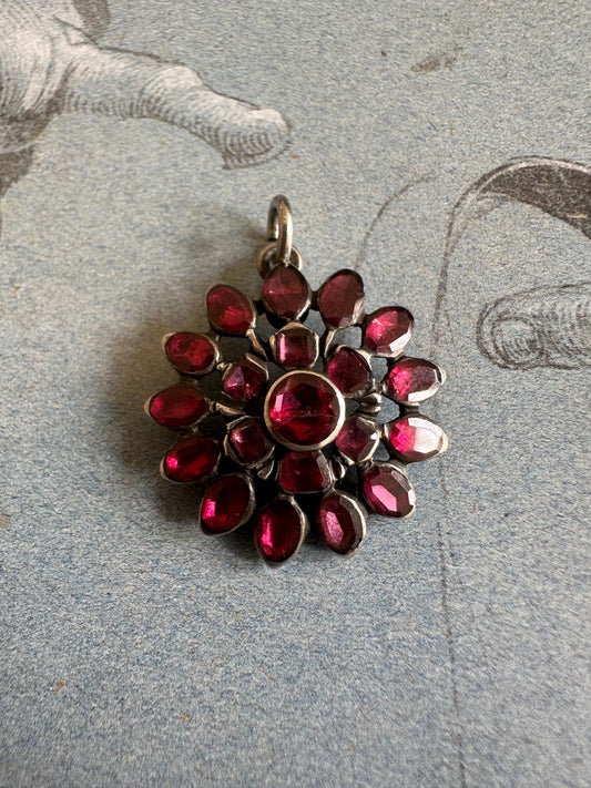 Georgian Pendant foiled hand-cut almandine flat-cut Garnet silver Antique button crafter in silver floral historic jewellery rare