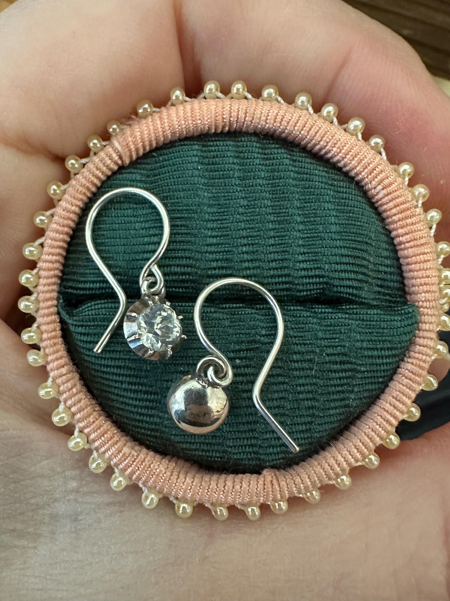 Georgian Paste Dangle Earrings: Antique Sterling Silver Rivière Boucles d'Oreilles