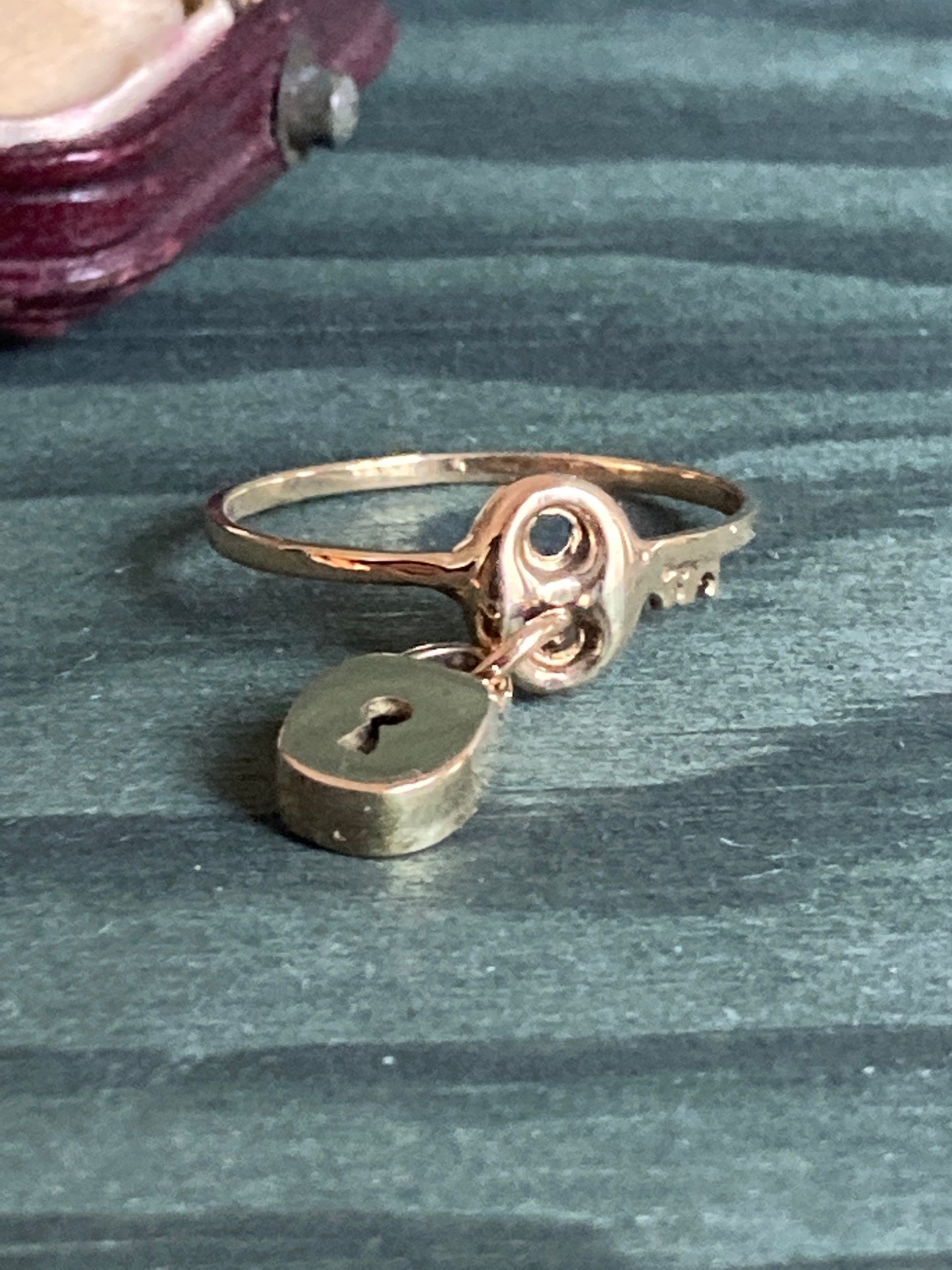 Lock & key sentimental ring 18k handmade