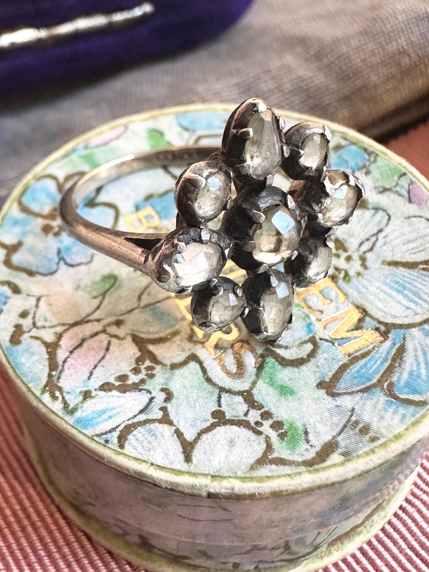 Scarce Georgian Antique Ring foiled diamond paste Jargoon crafted in silver and 12k rosy gold late 1700’s rosette white gold band Swedish