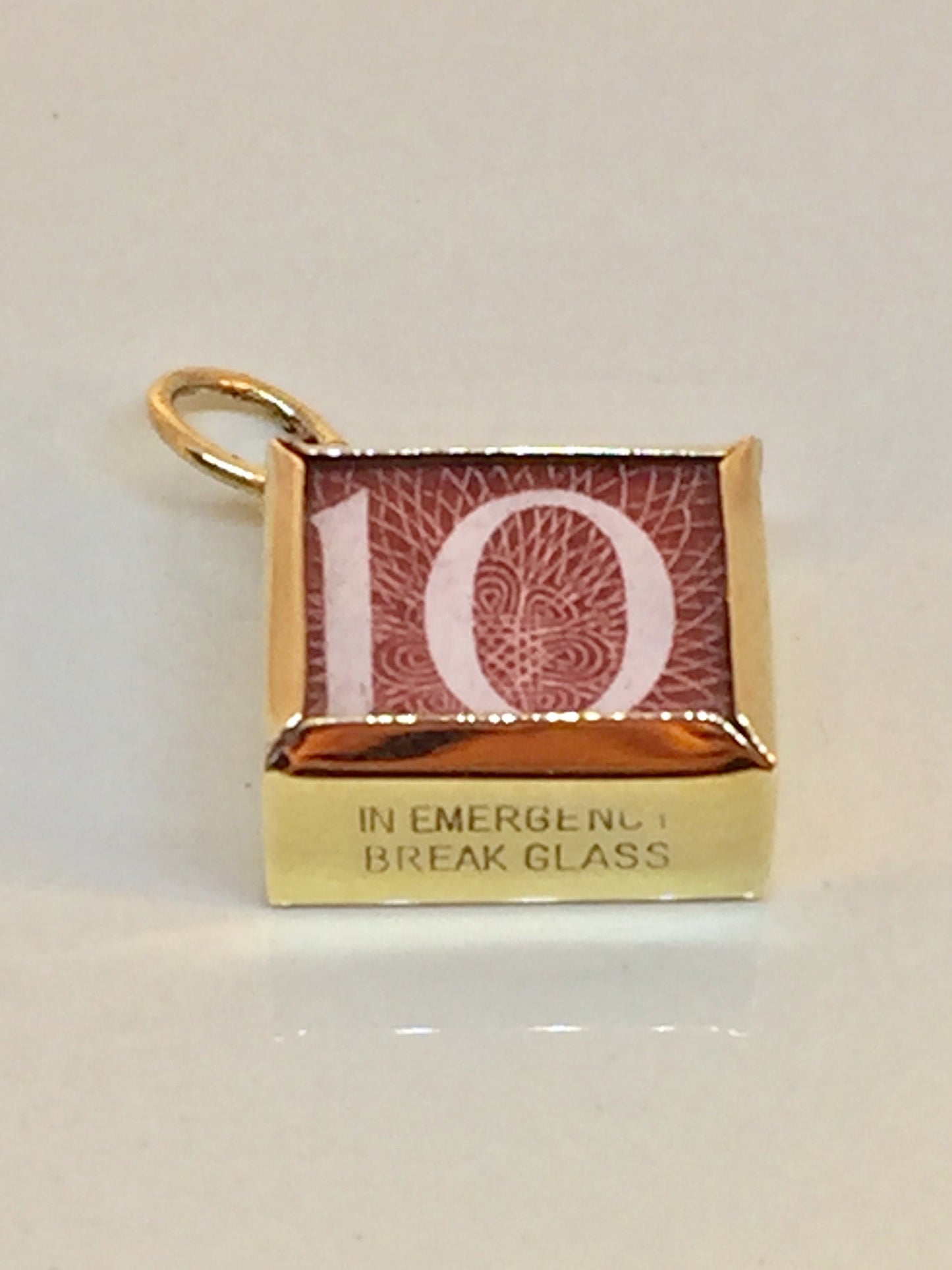 Money Charm 9 carats folded shilling note
