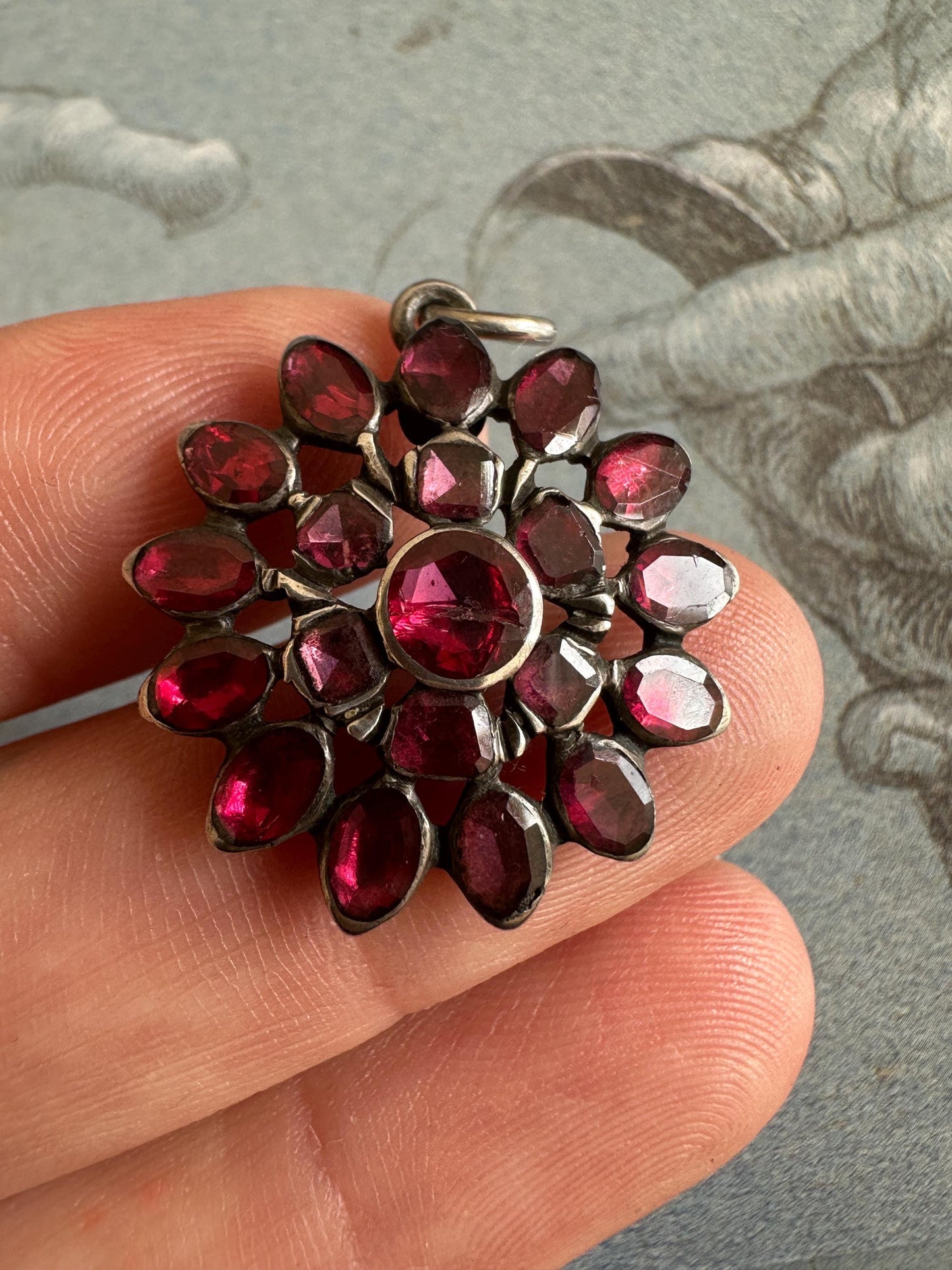 Georgian Pendant foiled hand-cut almandine flat-cut Garnet silver Antique button crafter in silver floral historic jewellery rare