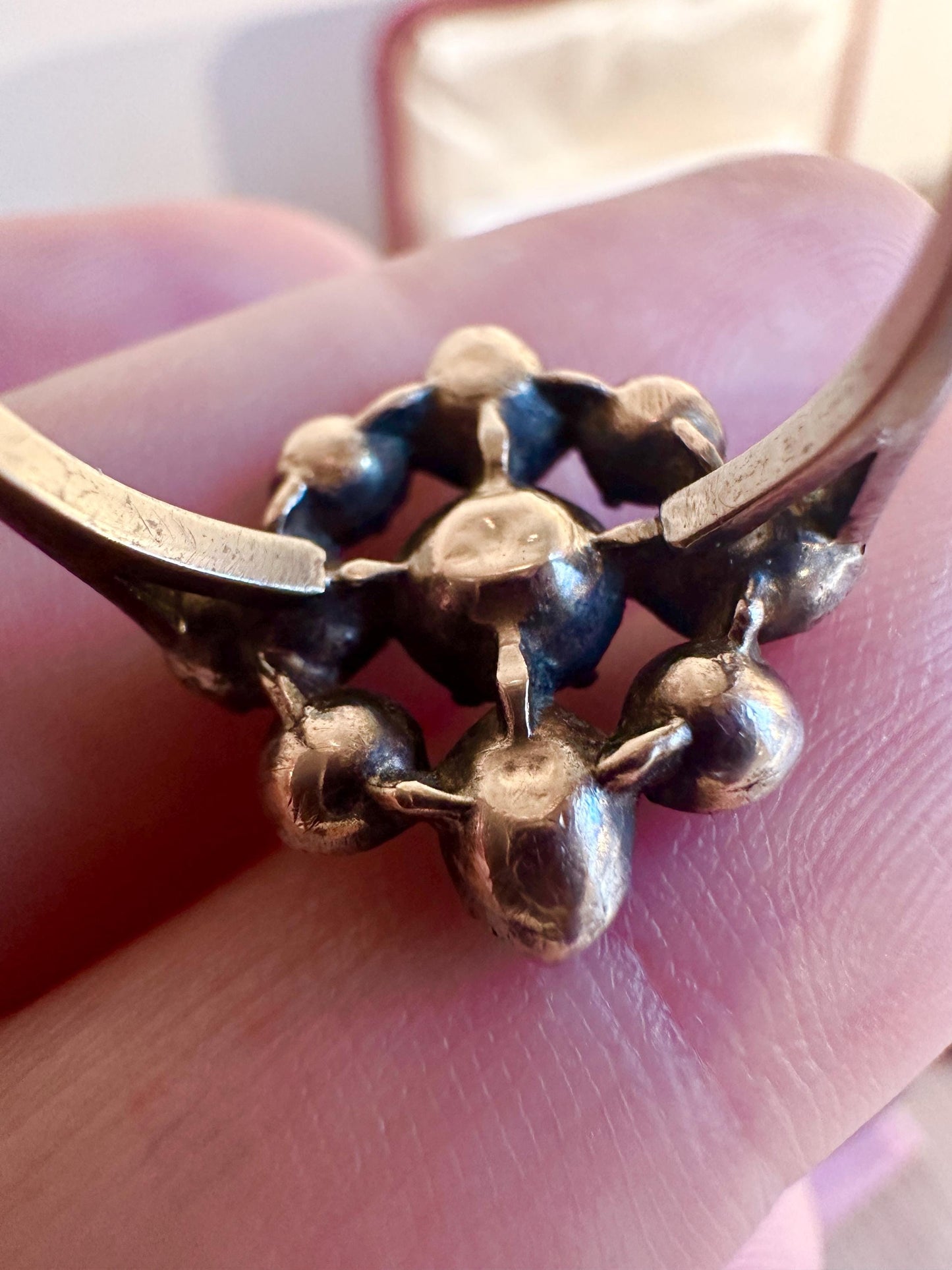 Scarce Georgian Antique Ring foiled diamond paste Jargoon crafted in silver and 12k rosy gold late 1700’s rosette white gold band Swedish