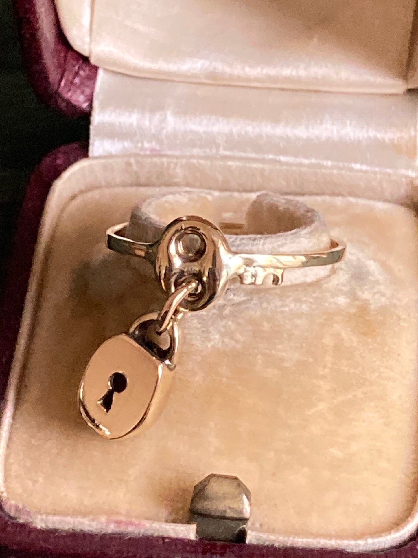 Lock & key sentimental ring 18k handmade