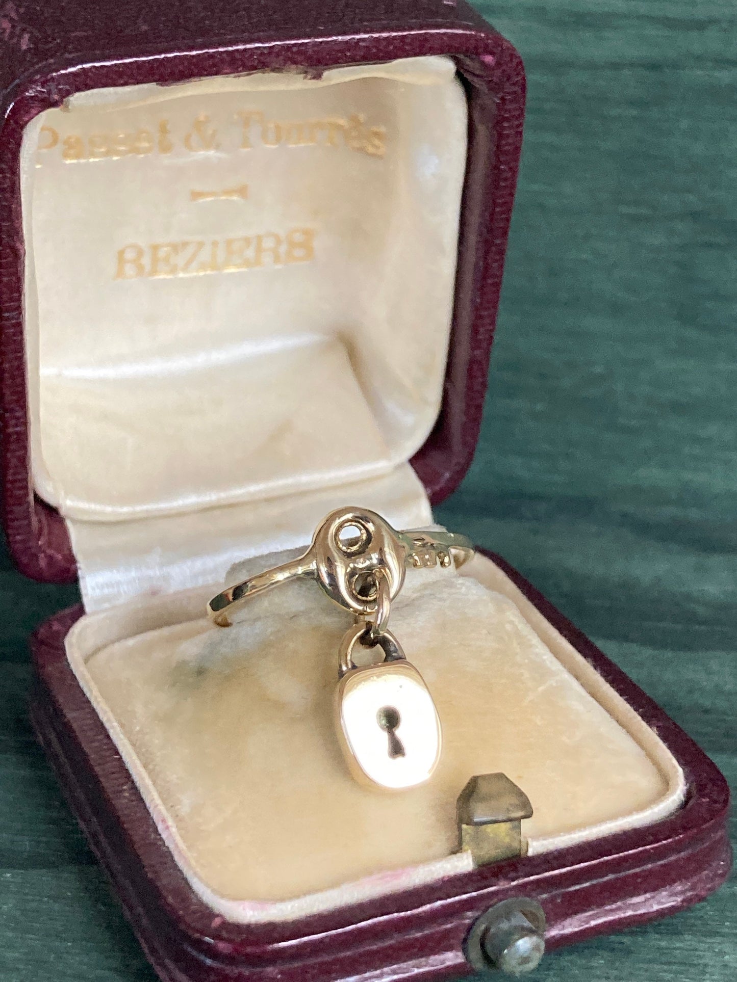 Lock & key sentimental ring 18k handmade