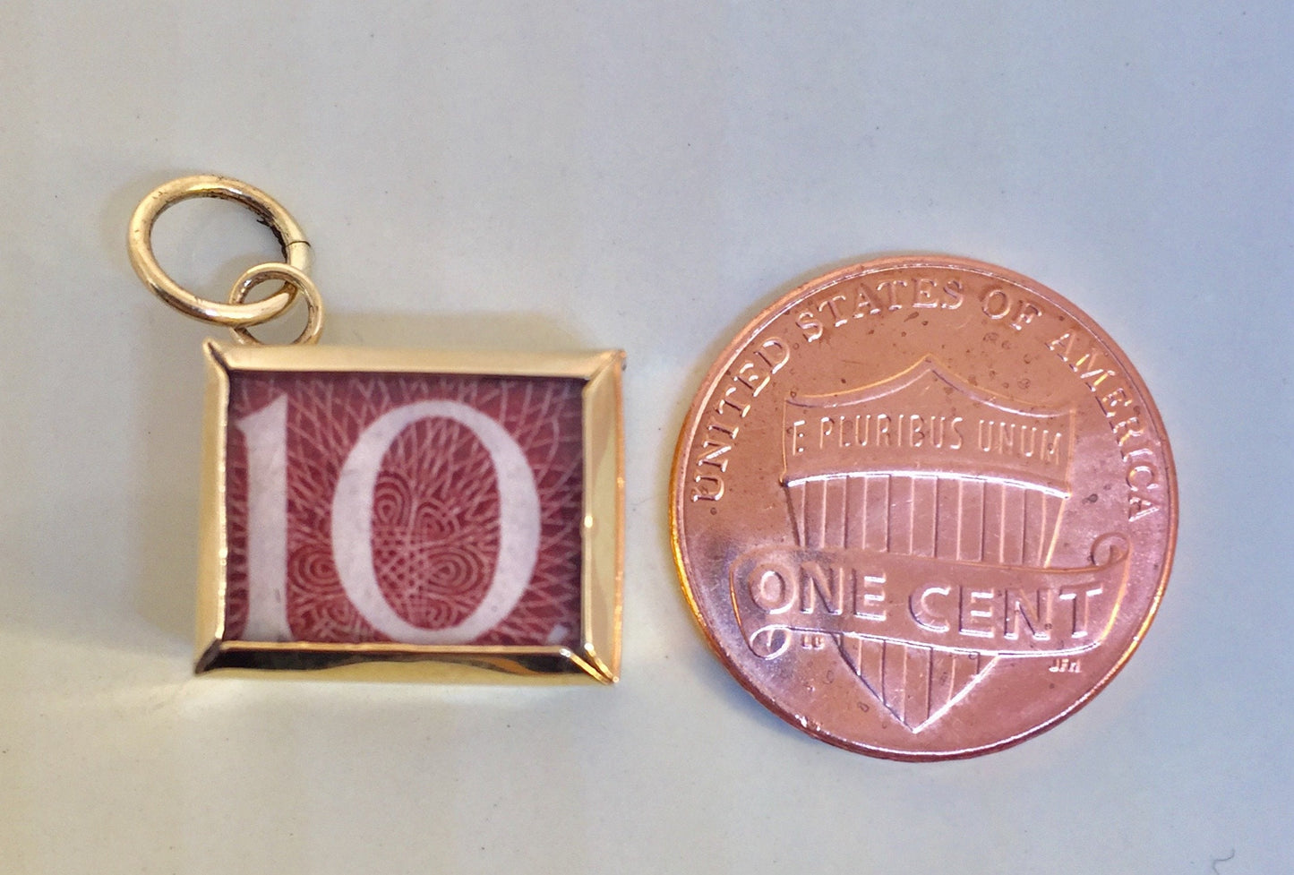 Money Charm 9 carats folded shilling note