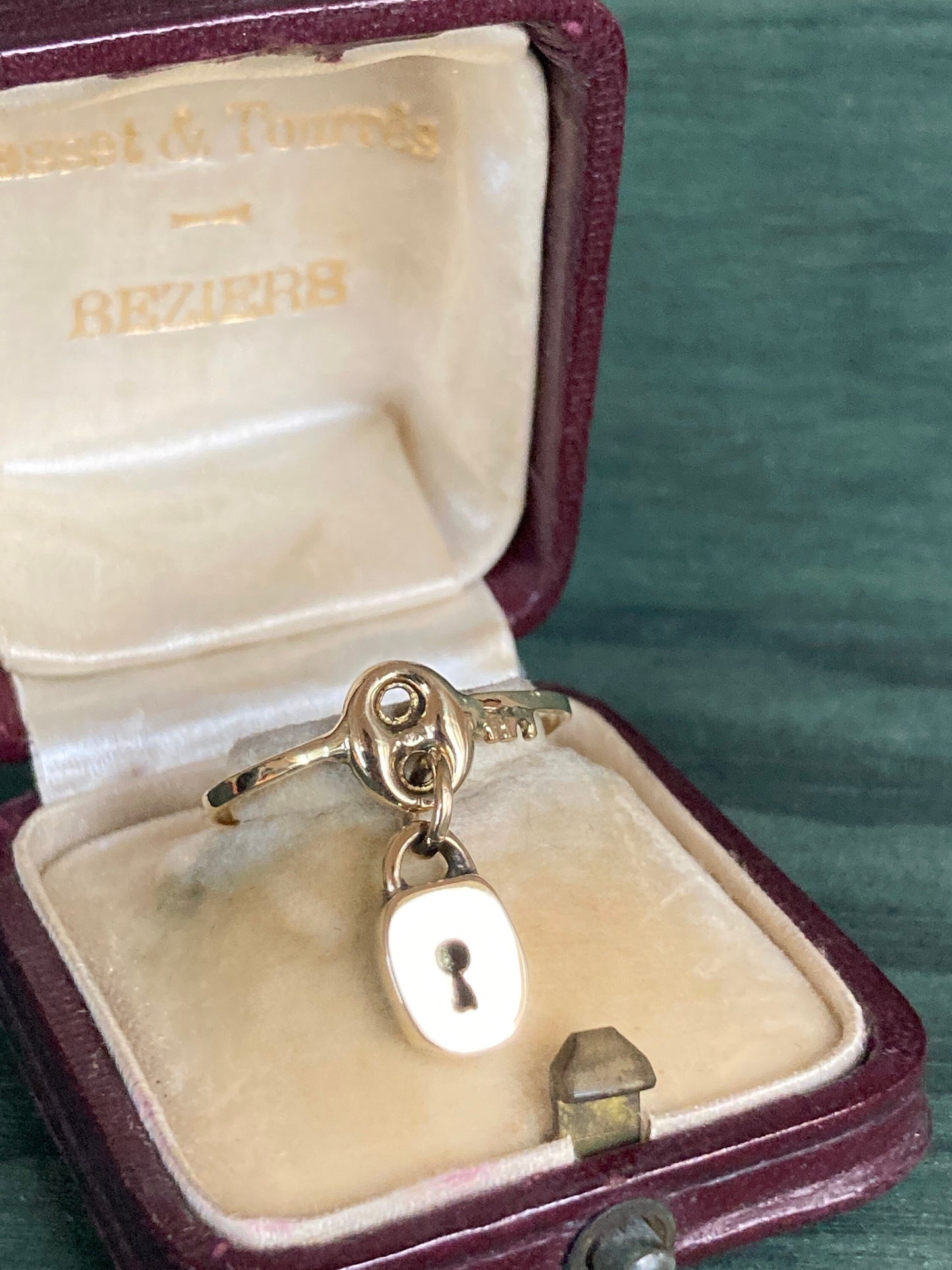 Lock & key sentimental ring 18k handmade