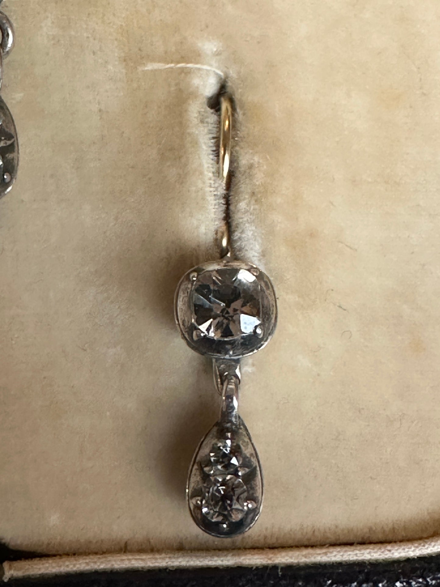 Georgian Rock Crystal earrings foiled black dot silver 18k gold french wires suite parure cut-down setting Girandole Antique sur clinquant