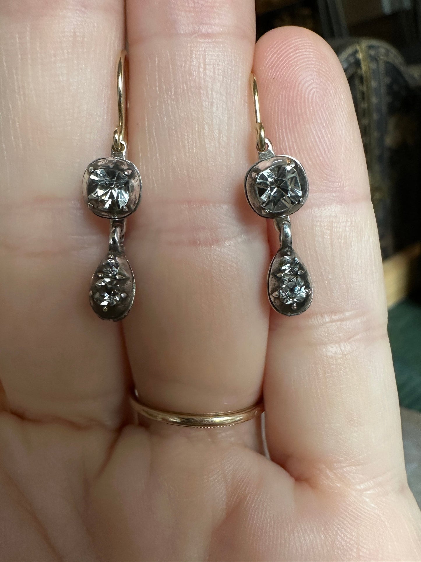 Georgian Rock Crystal earrings foiled black dot silver 18k gold french wires suite parure cut-down setting Girandole Antique sur clinquant